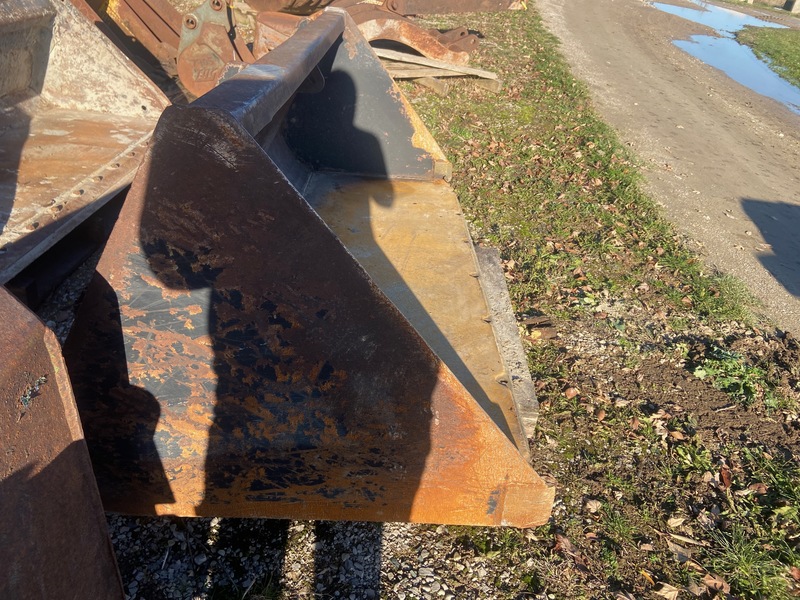 Attachments  Bucket - 7FT Photo